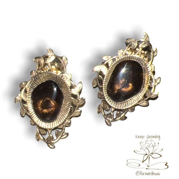 Vintage Antique-Style Clip-On Earrings - Exquisite Condition - Picture 4 of 9